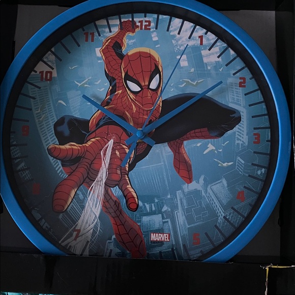 Spider-Man clock - Picture 4 of 4